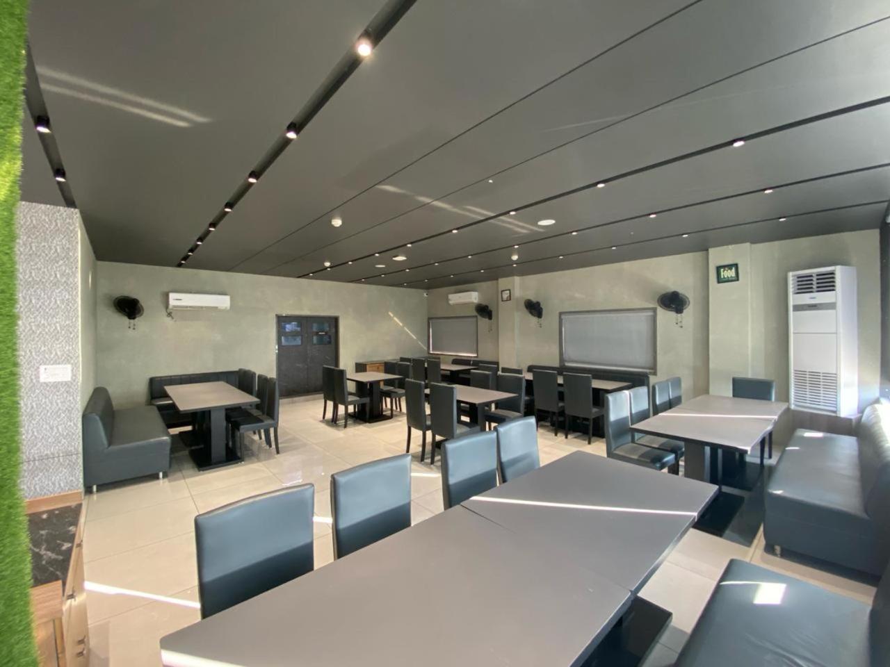 Lords Eco Inn Navsari 외부 사진